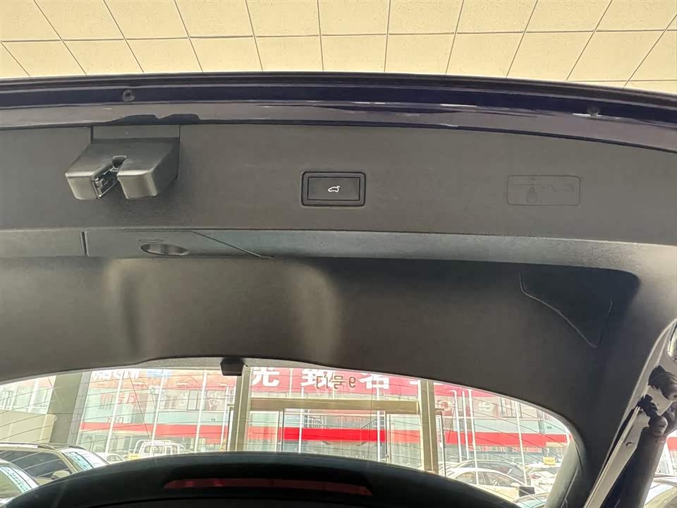 Volkswagen T-ROC exploring Songs