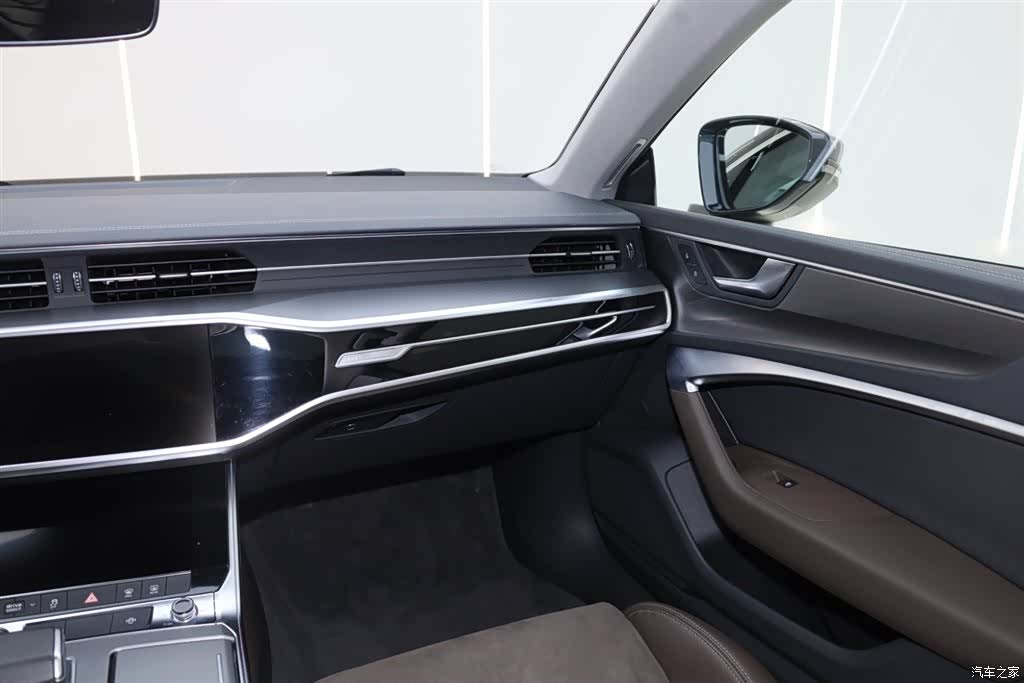 Audi A7L, 2024 29