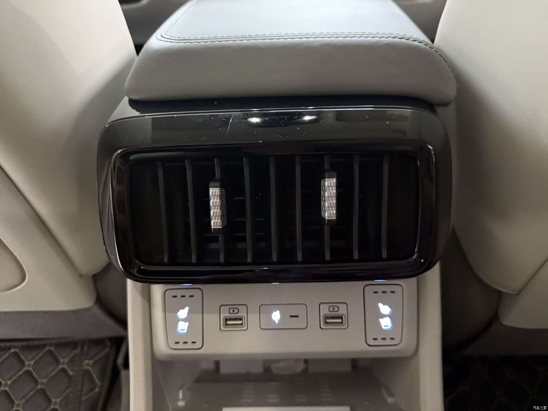 Hyundai Custo, 2022 19