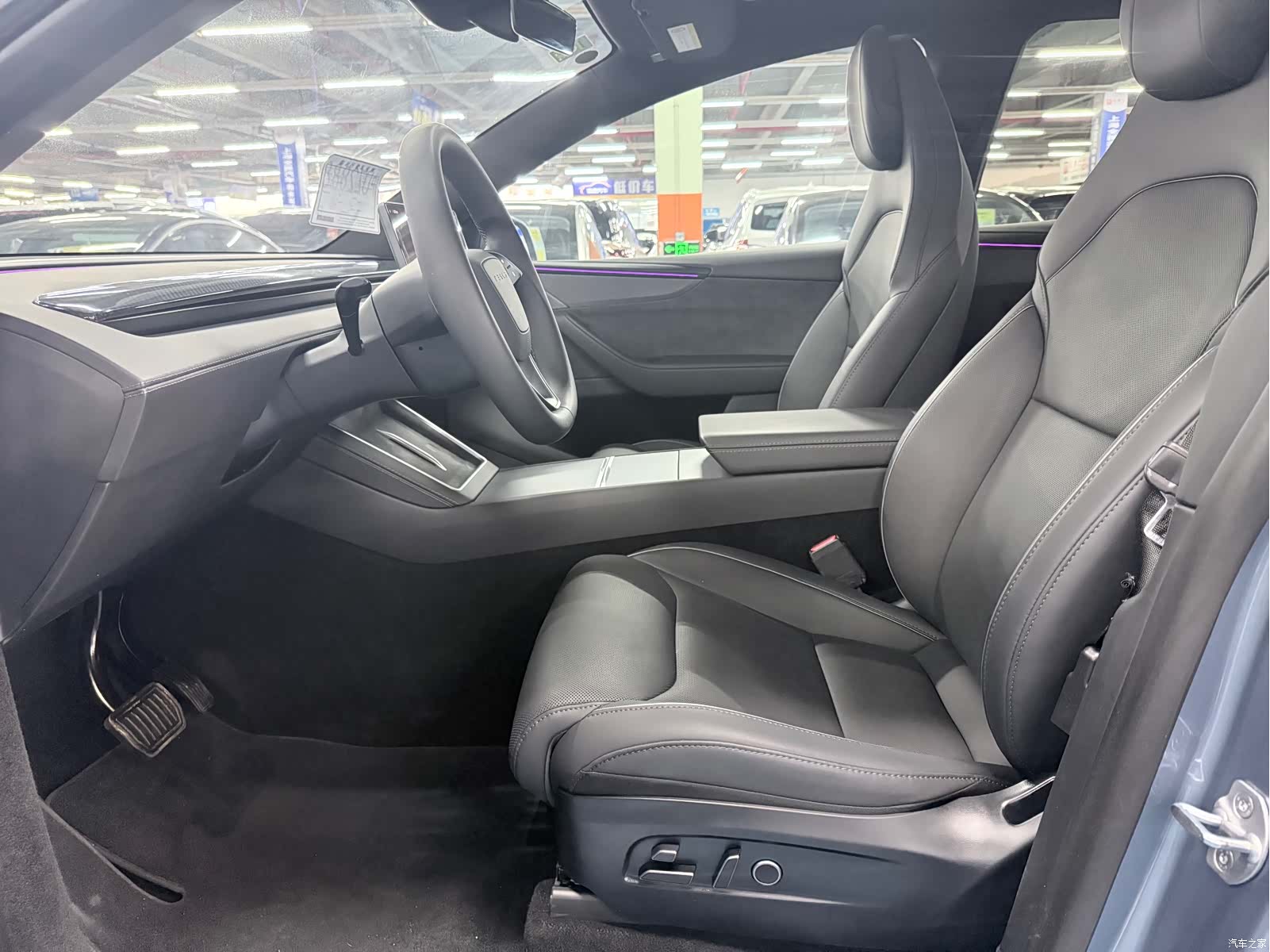 Tesla Model Y, 2025 10