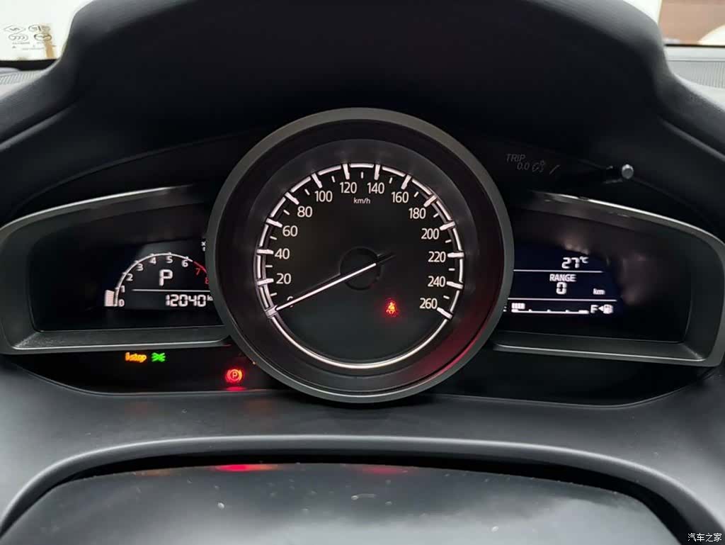 Mazda CX-4, 2023 21