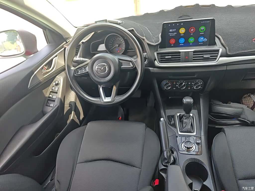 Mazda Mazda3, 2018 11