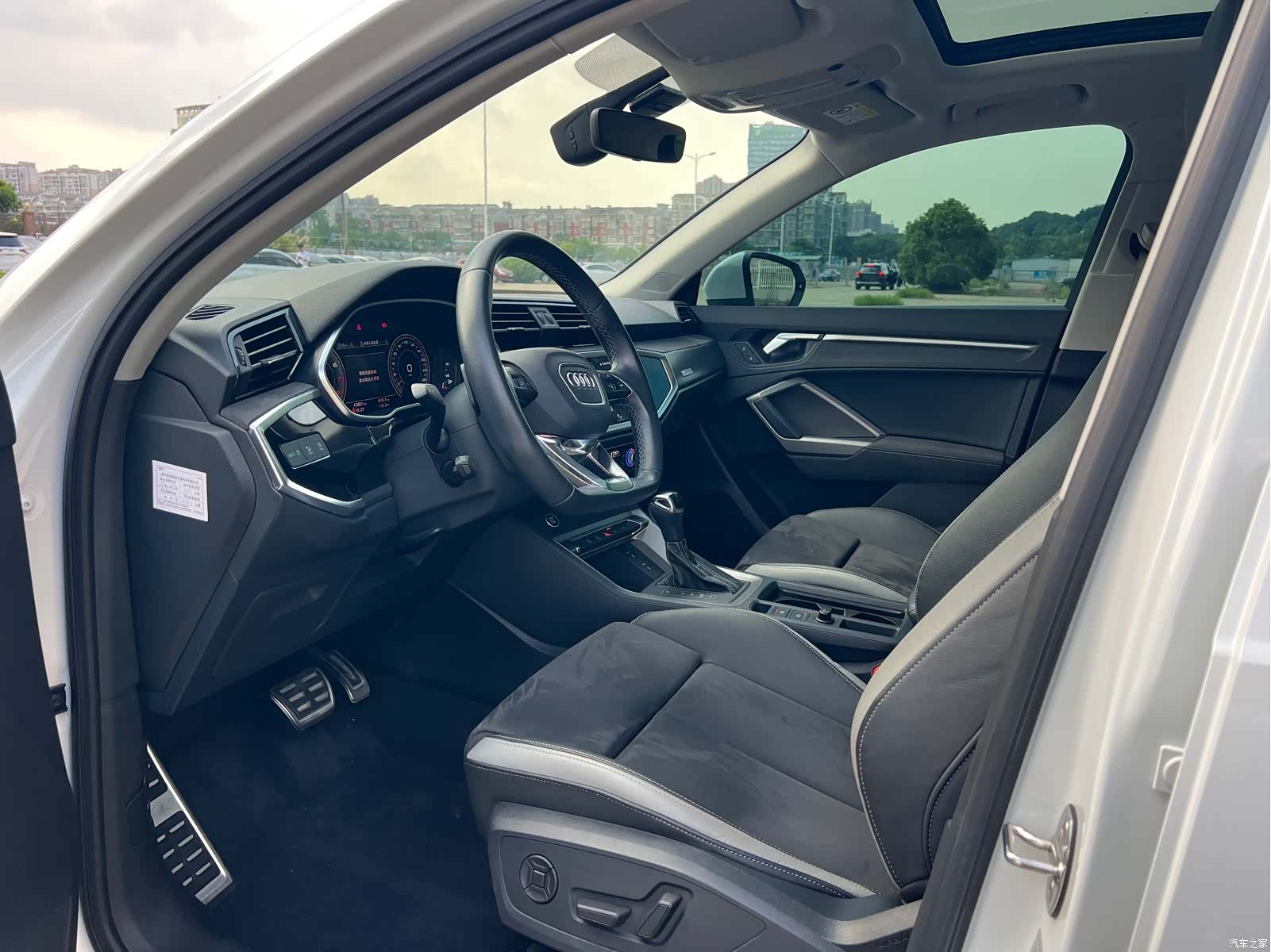 Audi Q3, 2022 все фото