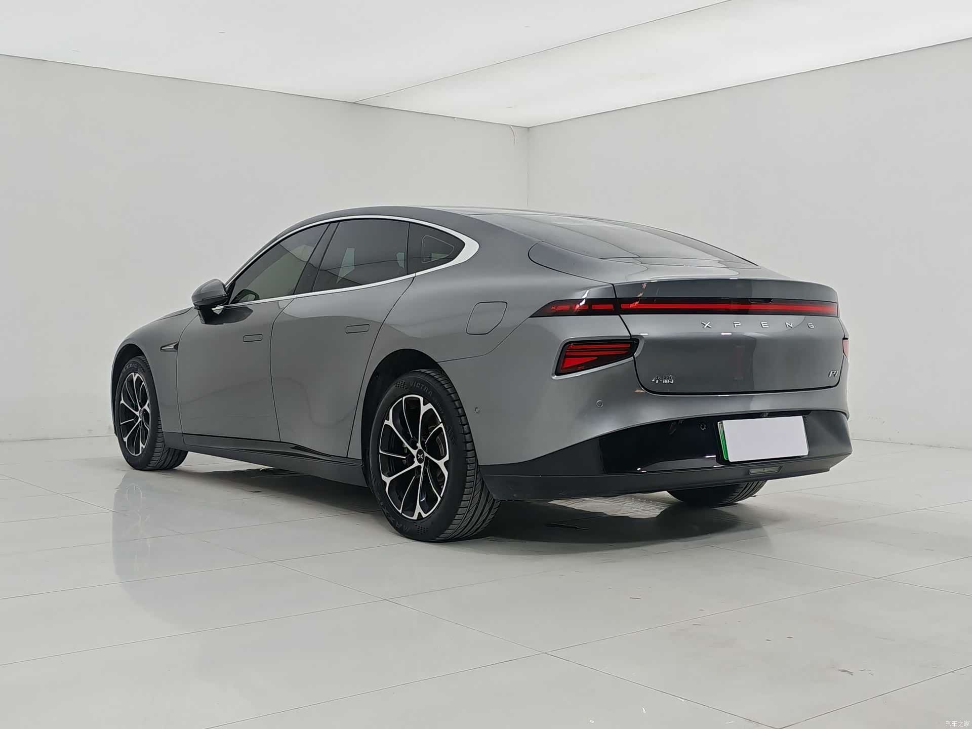 Xpeng P7, 2022 4