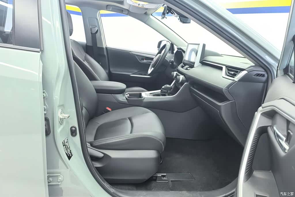Toyota RAV4, 2020 8