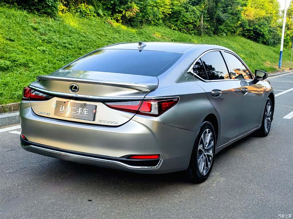 Lexus ES, 2024 7
