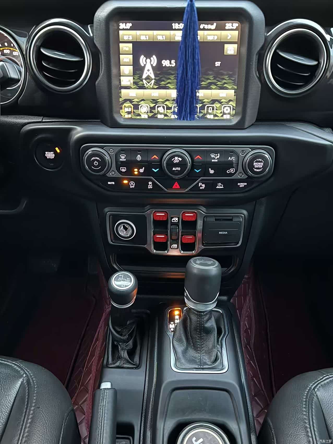 Jeep Wrangler, 2023 10