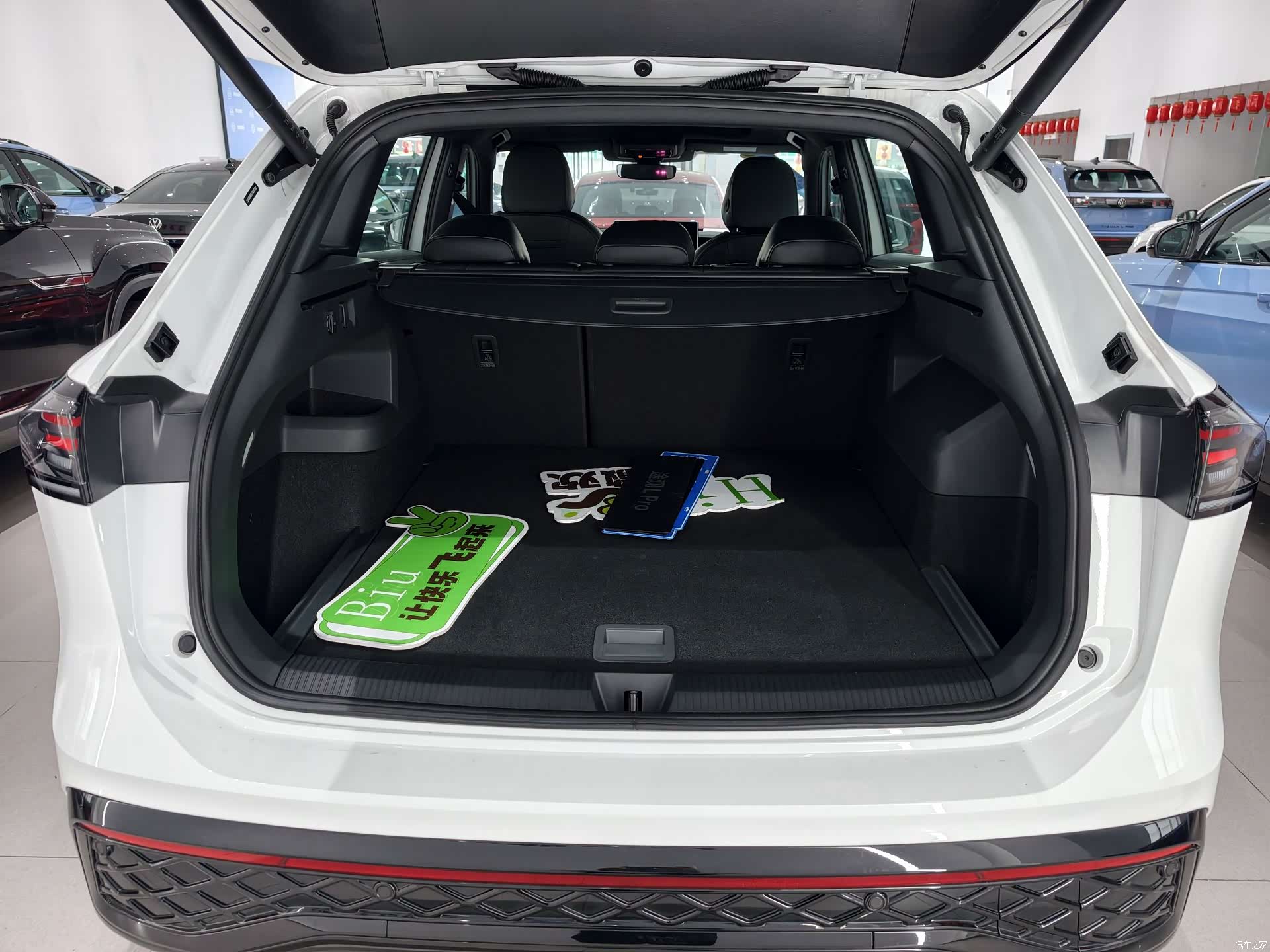 Volkswagen Tiguan L, 2026 14