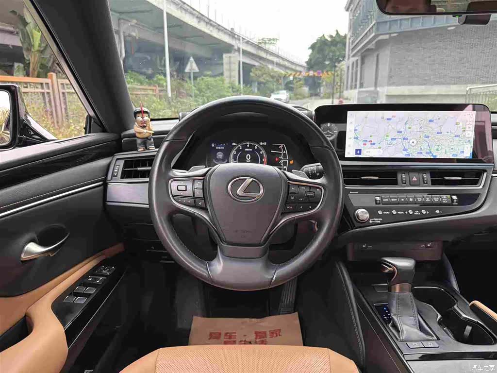 Lexus ES, 2023 10