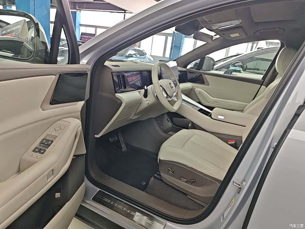 Denza N8, 2025 16