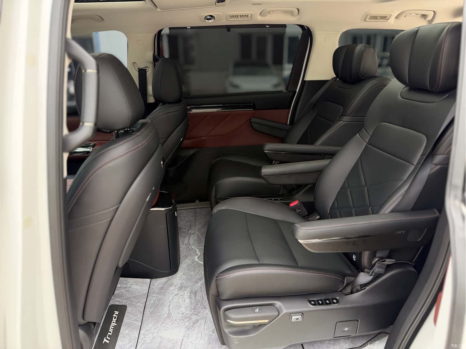 Trumpchi E8, 2024 10