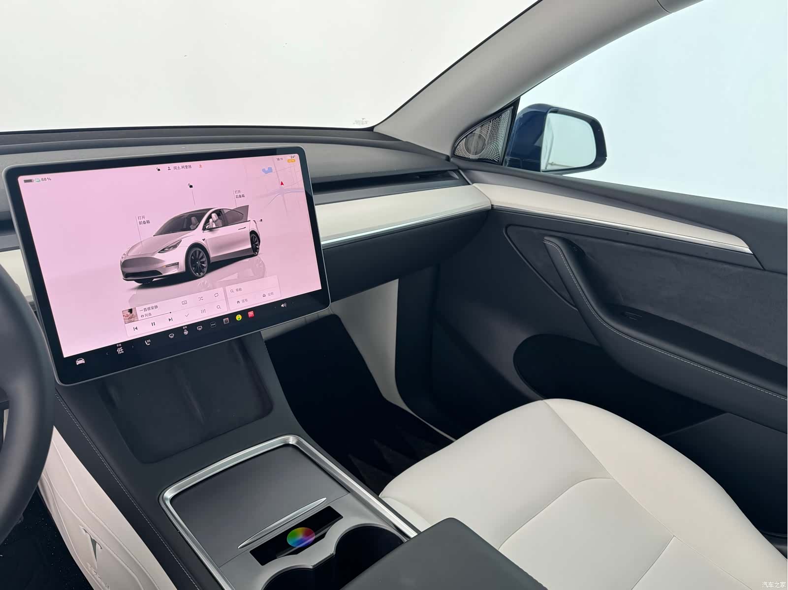 Tesla Model Y, 2023 6
