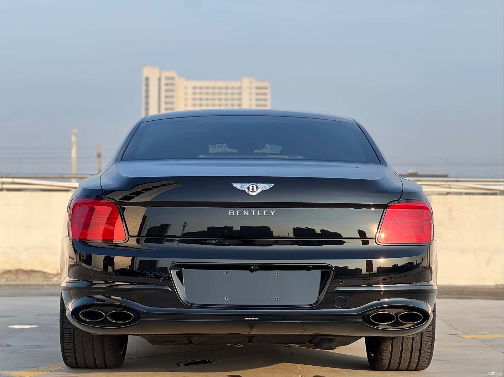 Bentley Flying Spur, 2022 14