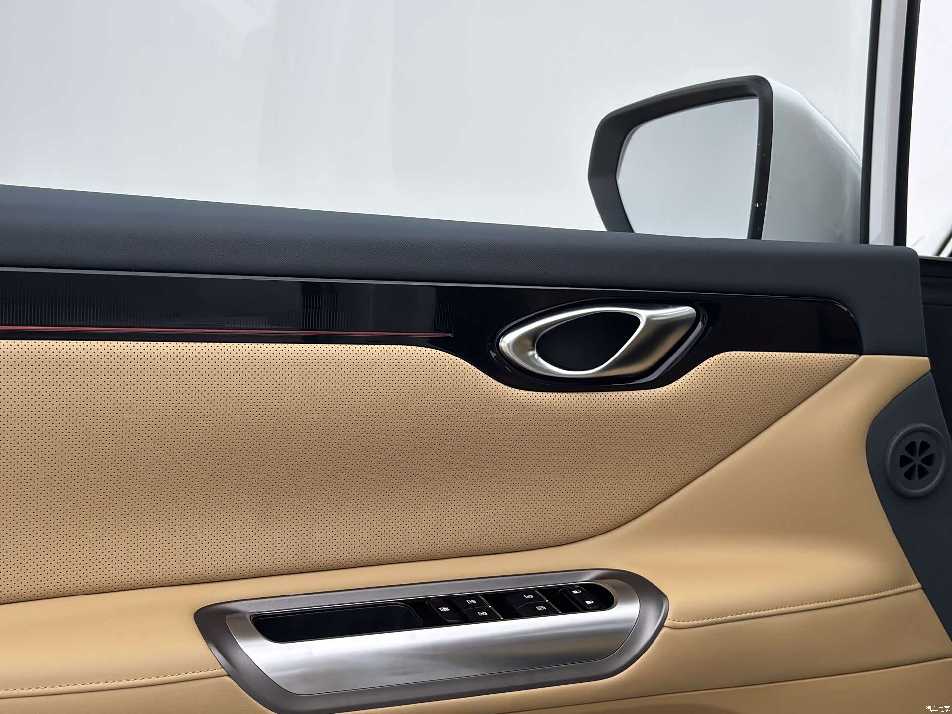 Trumpchi E8, 2024 13