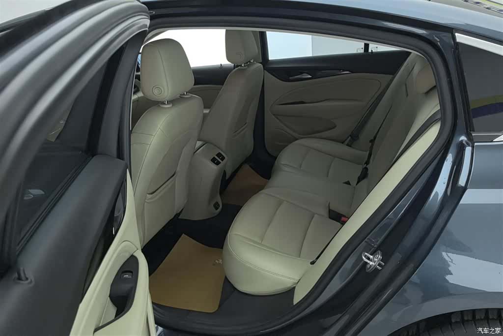 Buick Regal, 2021 11