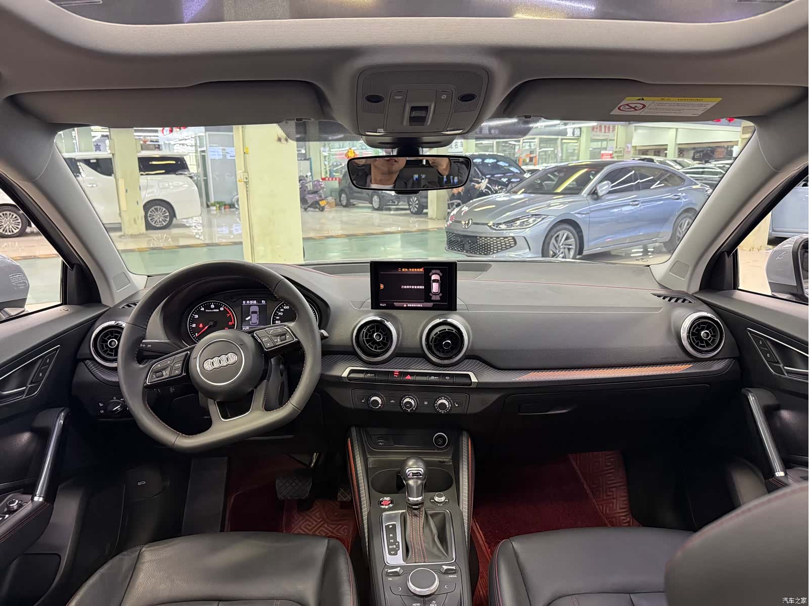 Audi Q2L, 2022 все фото