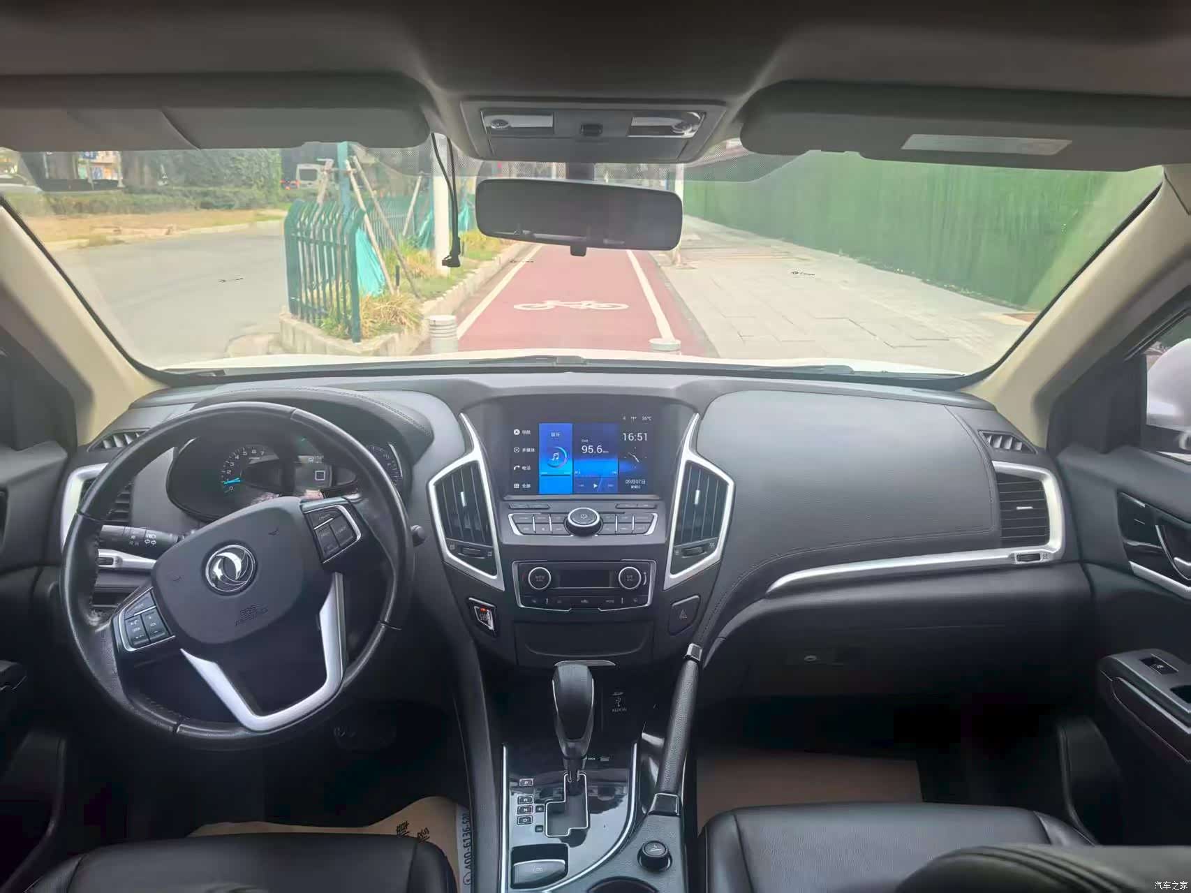 DongFeng AX7, 2016 4
