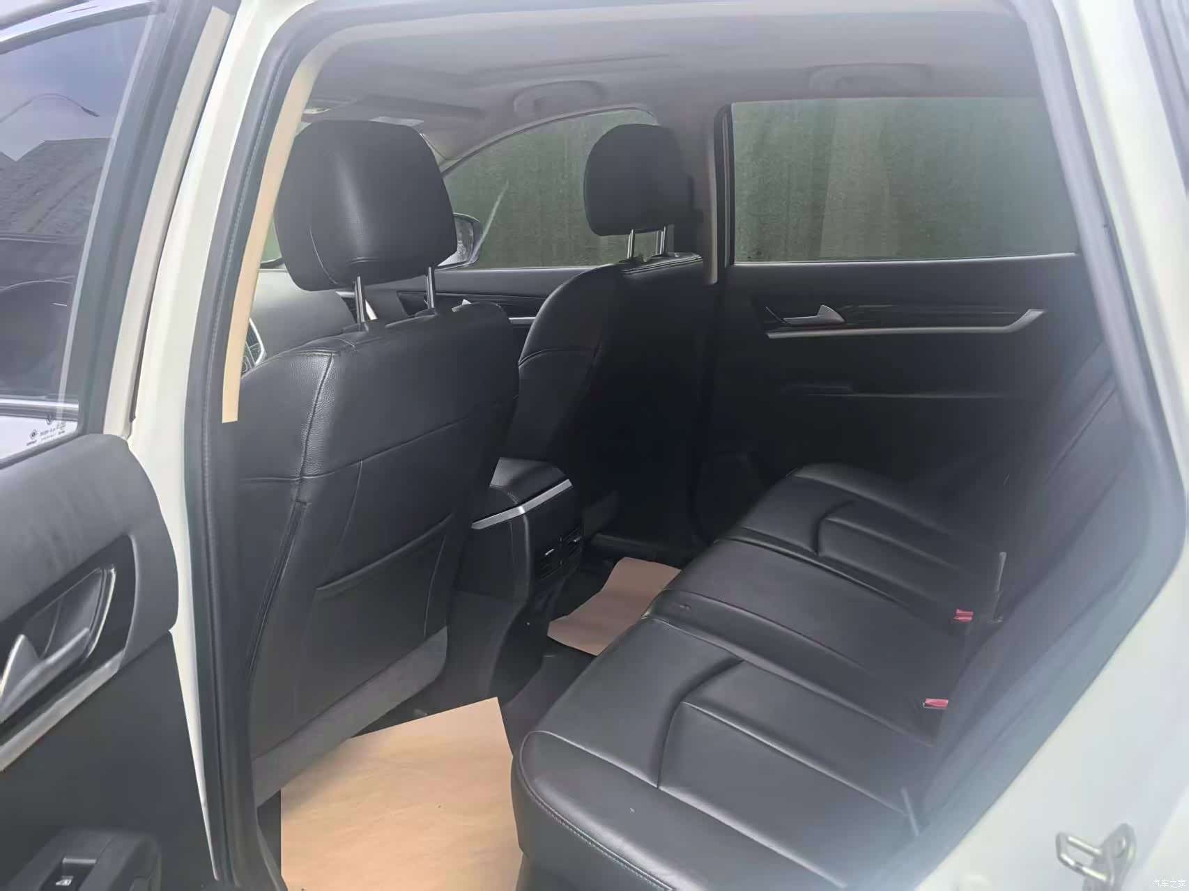 DongFeng AX7, 2016 9