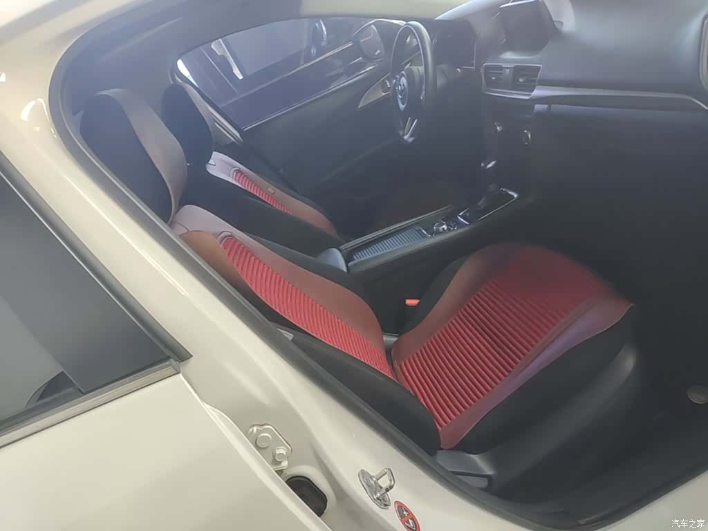Mazda Mazda3, 2018 25