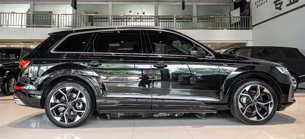 Audi Q7, 2023 4