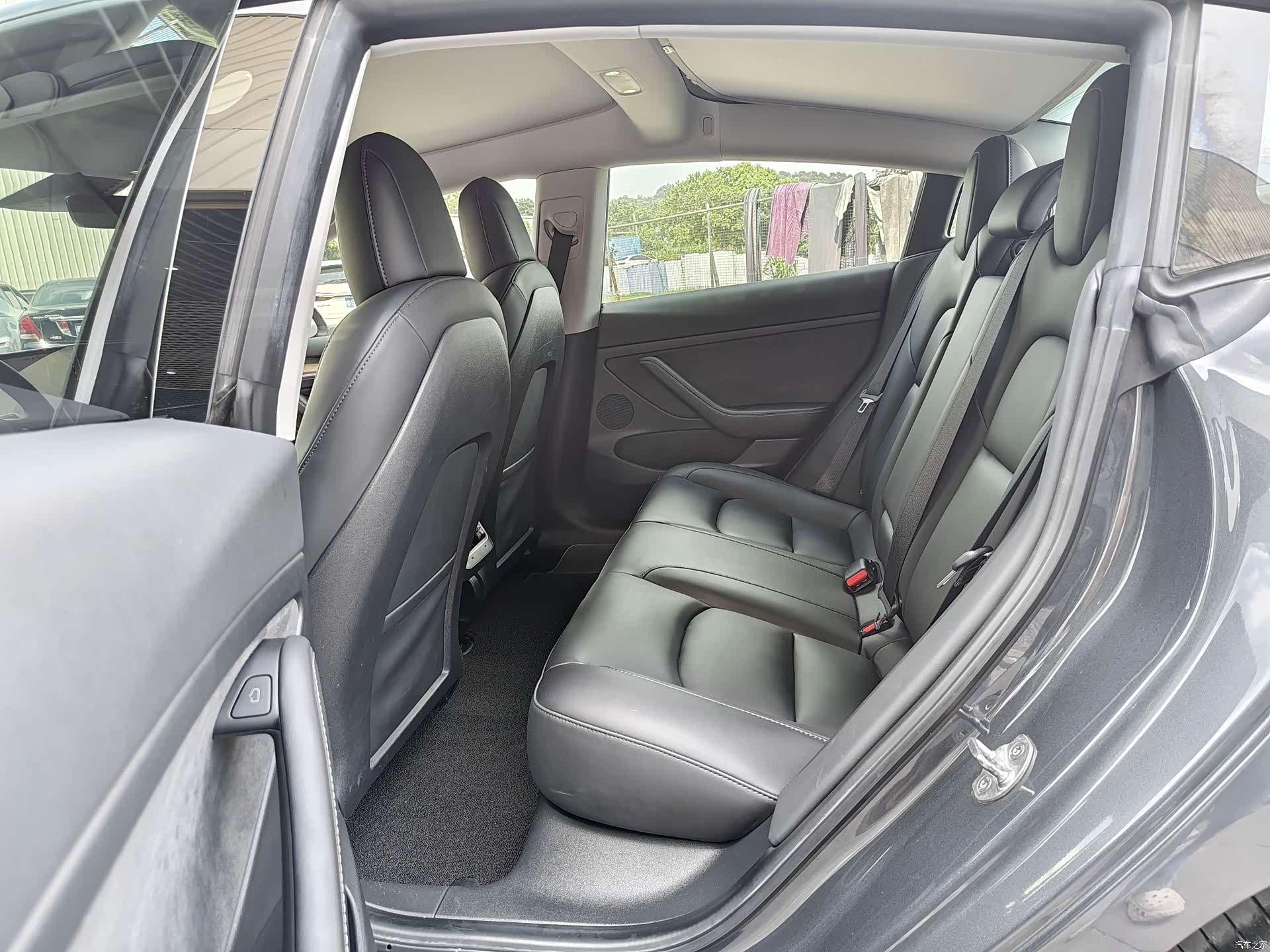 Tesla Model 3, 2022 13