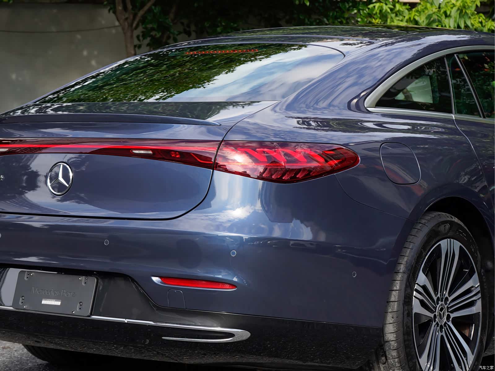 Mercedes-Benz EQS, 2024 6
