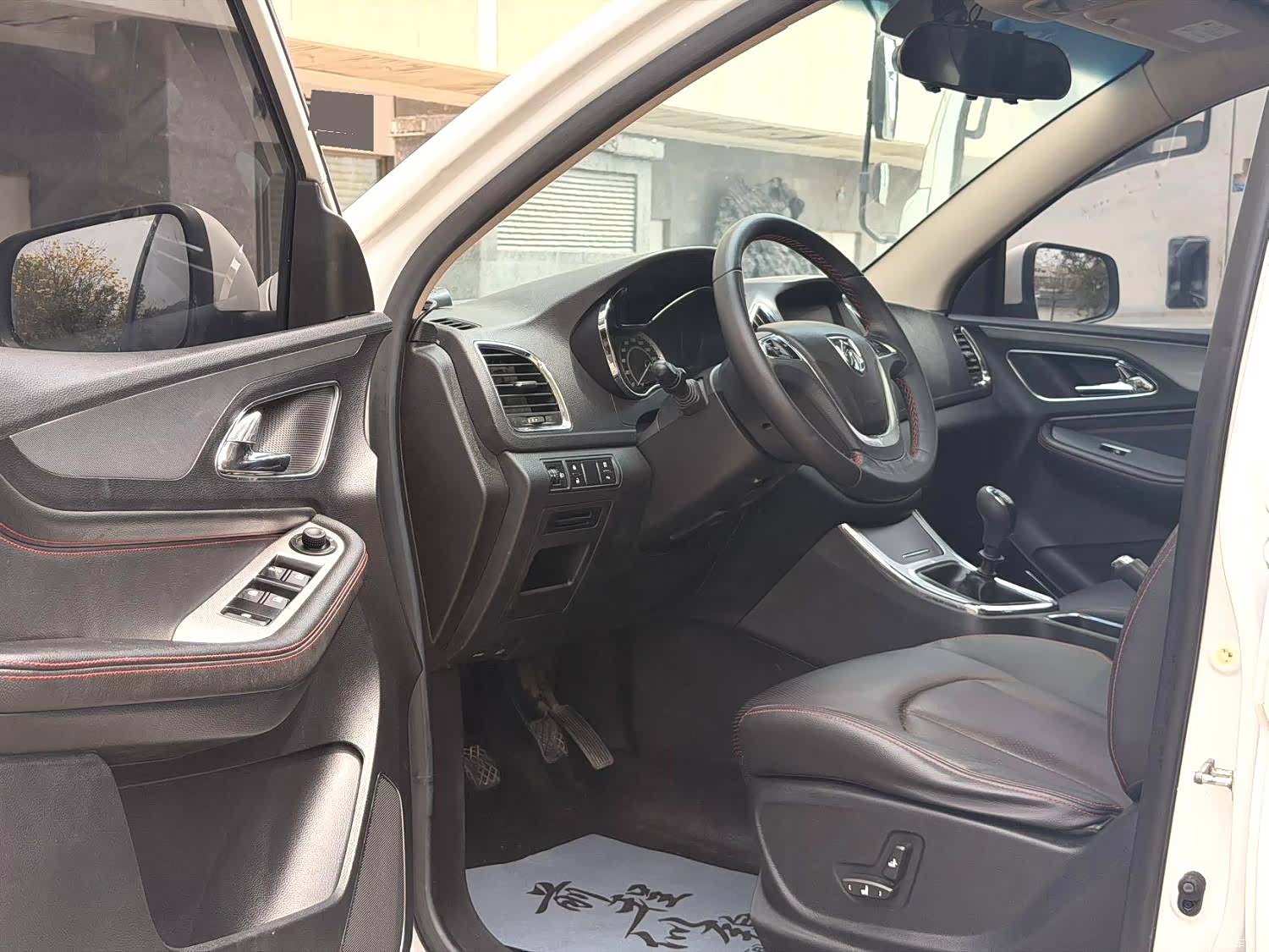 Wuling 560, 2017 6