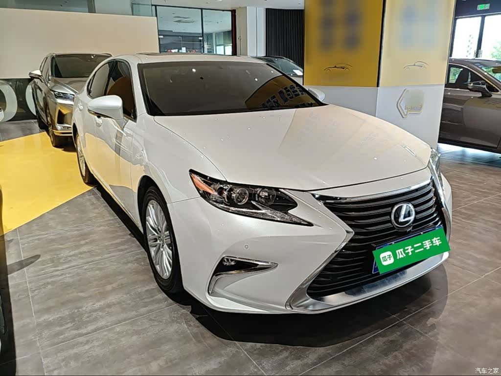 Lexus ES, 2018 4