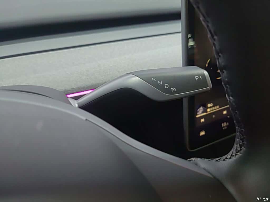 Tesla Model Y, 2024 14