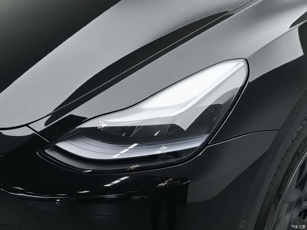 Tesla Model Y, 2024 7