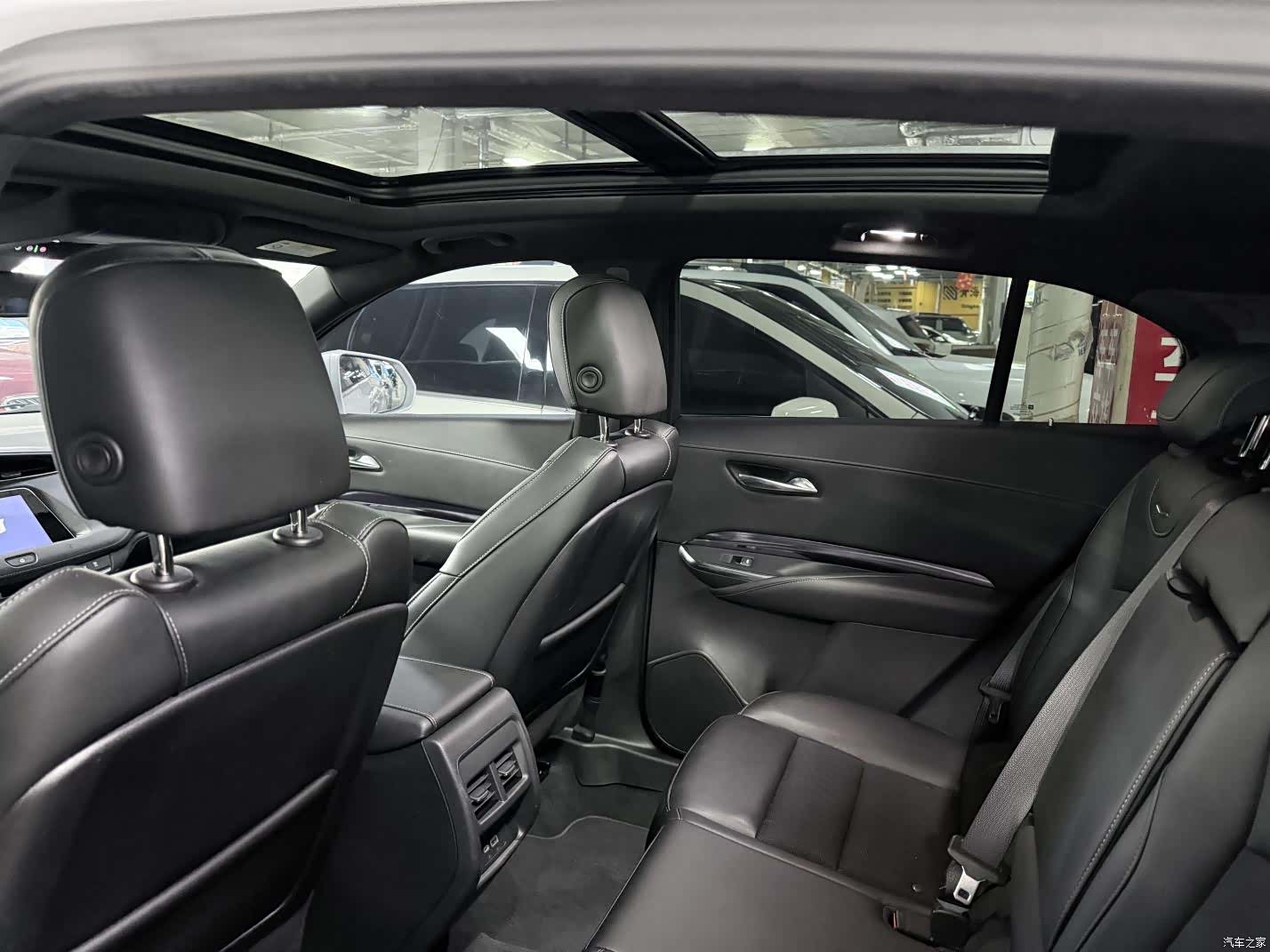 Cadillac XT4, 2021 13