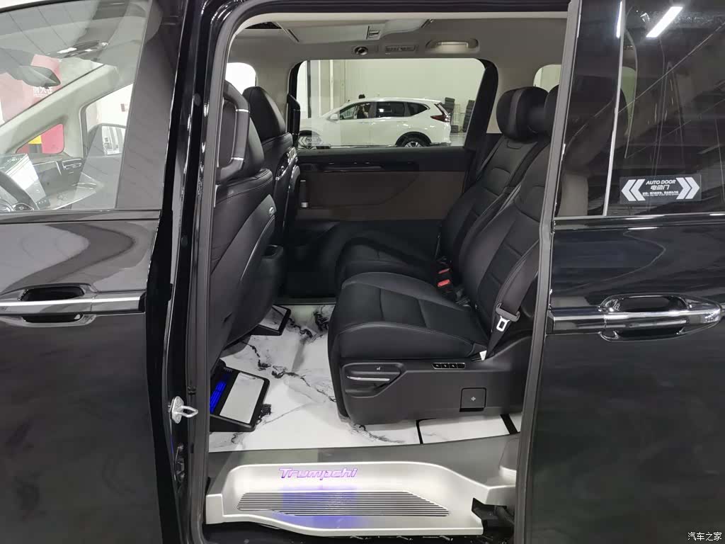 Trumpchi E8, 2025 15