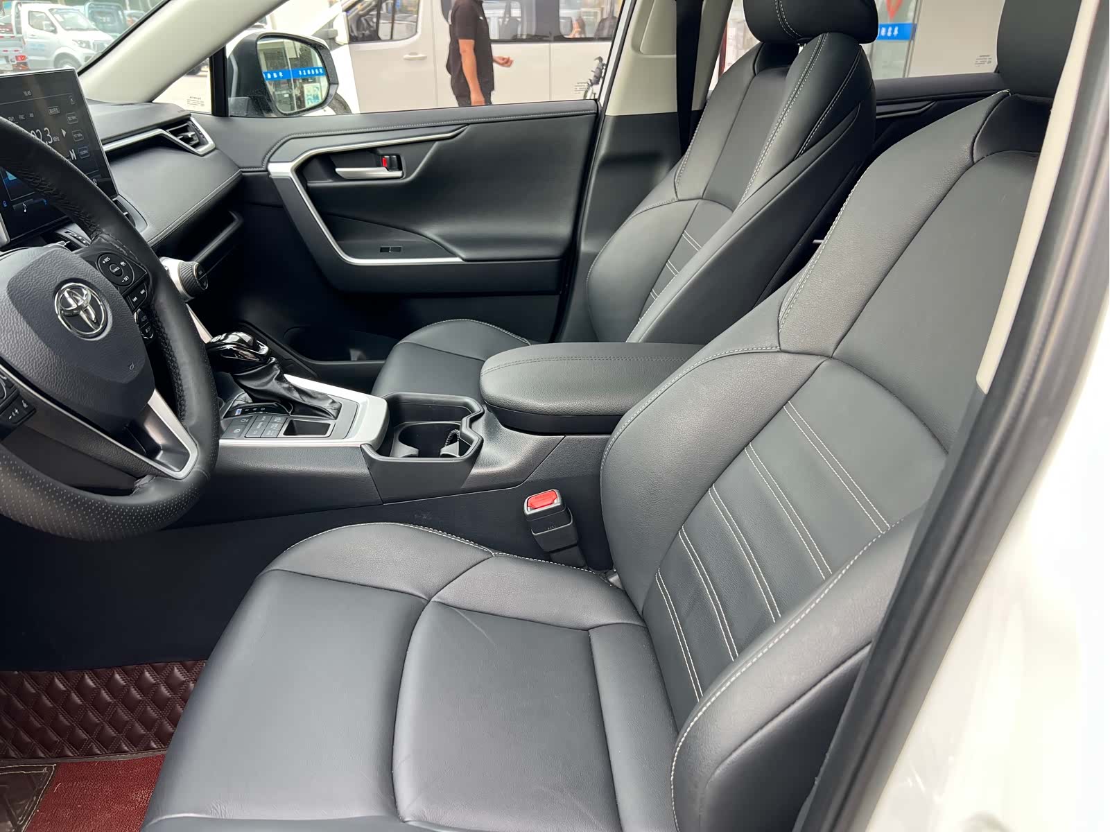 Toyota Wildlander, 2022 все фото