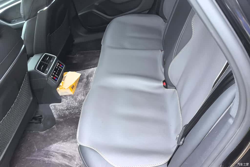 Audi A6L, 2019 11