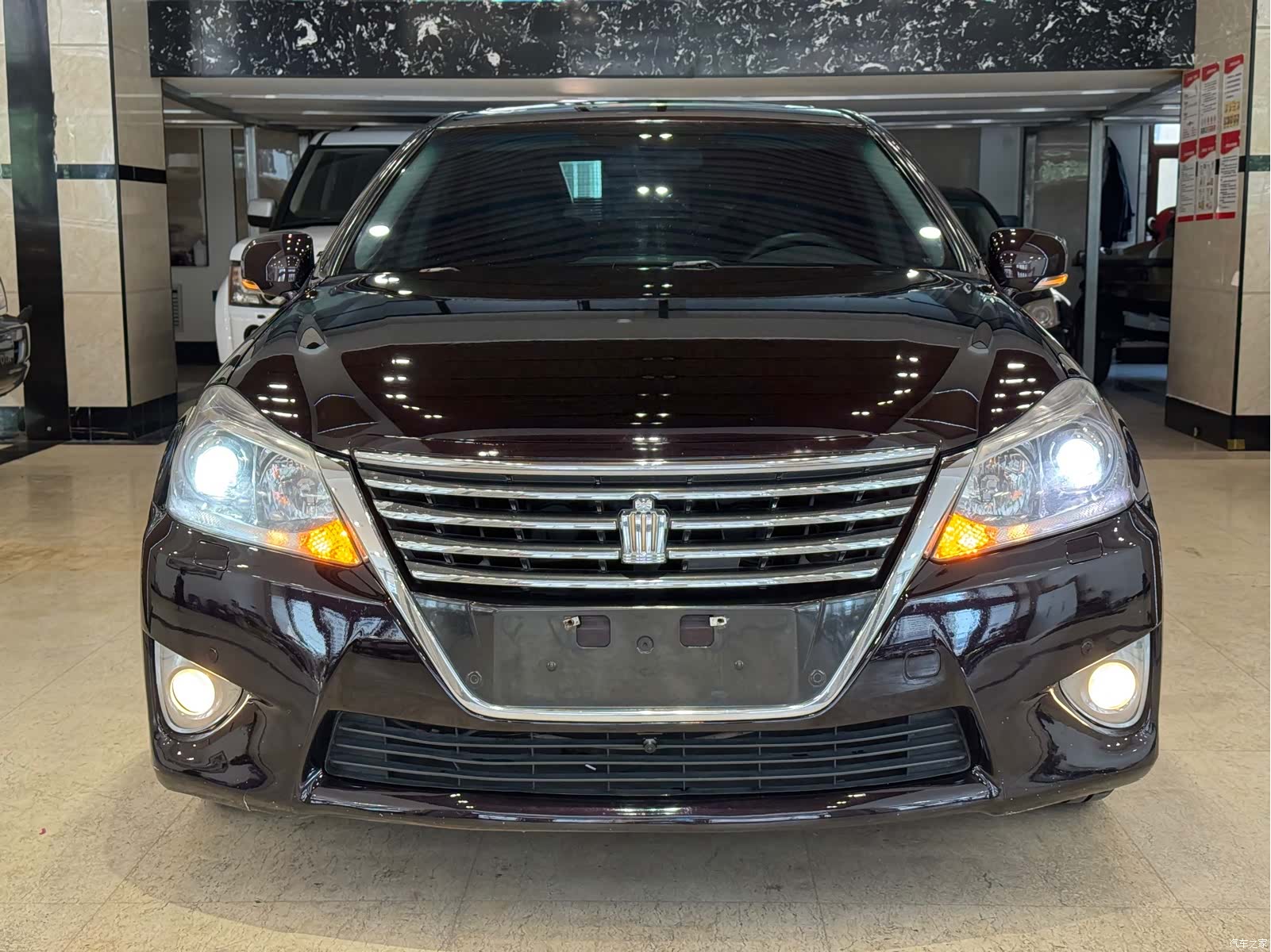Toyota Crown, 2014 2