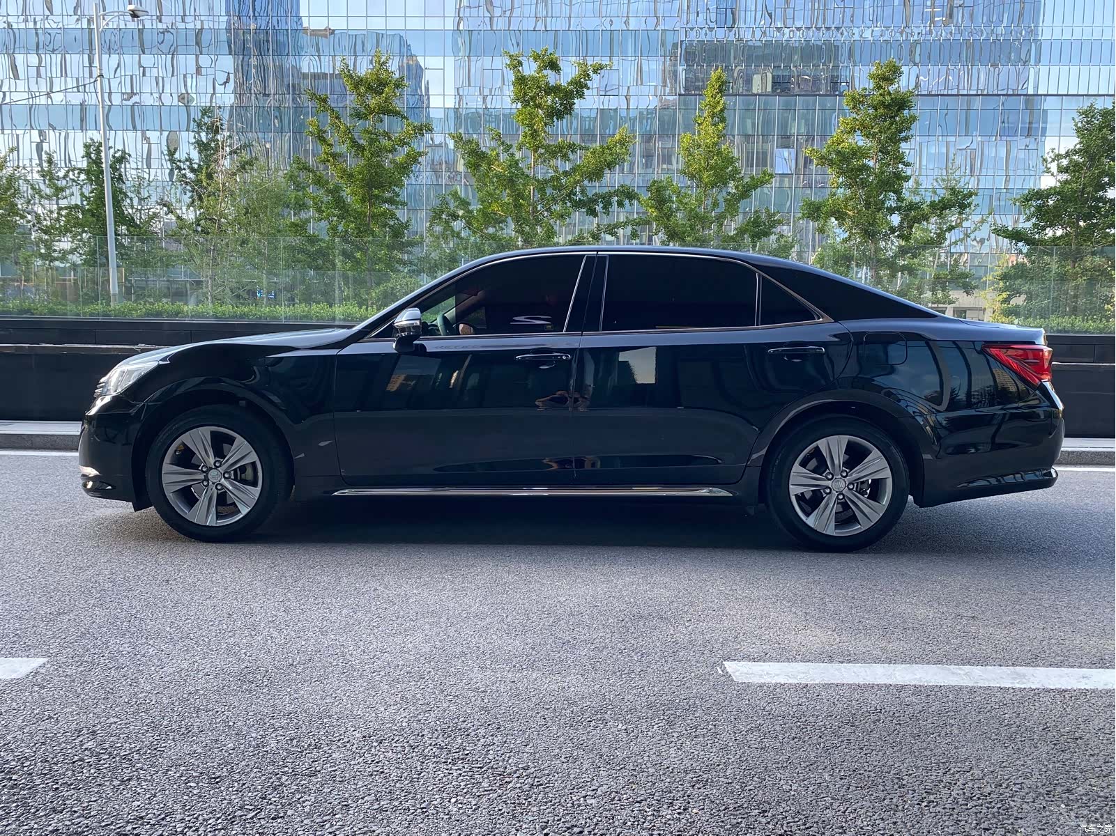 Toyota Crown, 2017 все фото