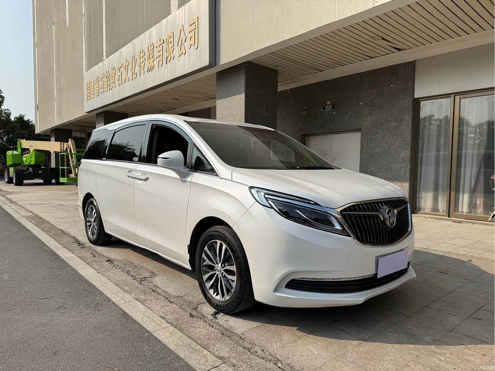 Buick GL8, 2018 3