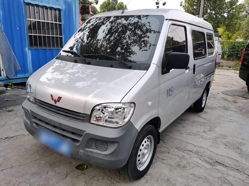 Wuling Sunshine 2023 1.5L 5/7 мест