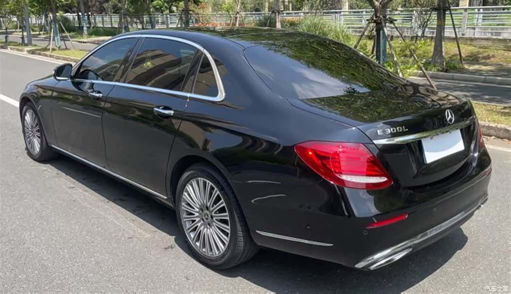 Mercedes-Benz E-Class, 2020 4