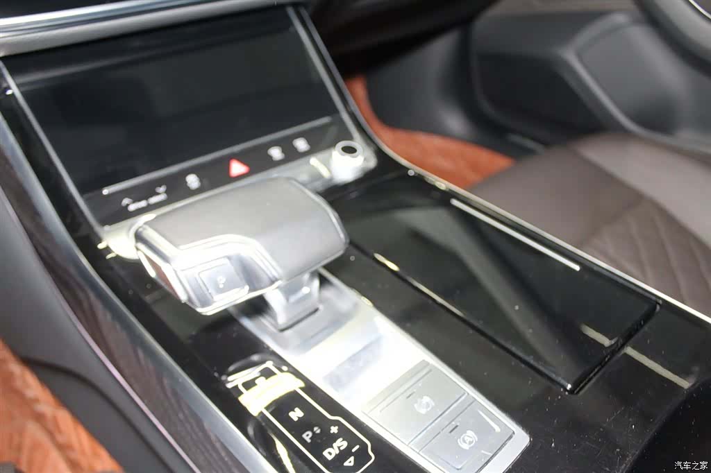 Audi A8L, 2021 12