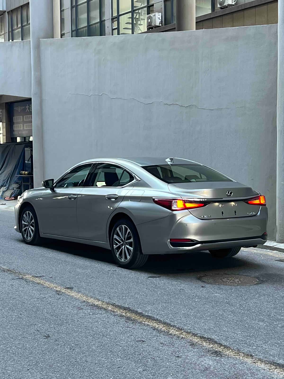 Lexus ES, 2023 6