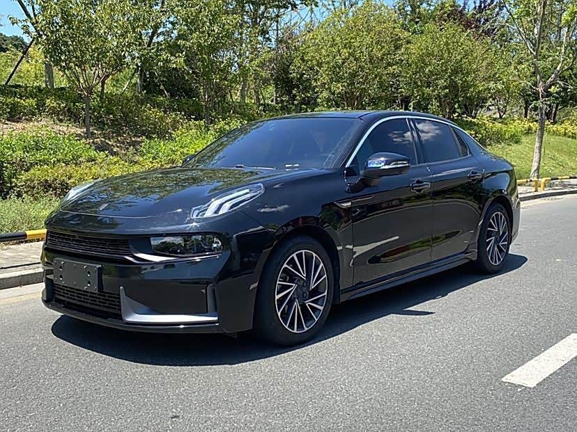 Lynk & Co 03