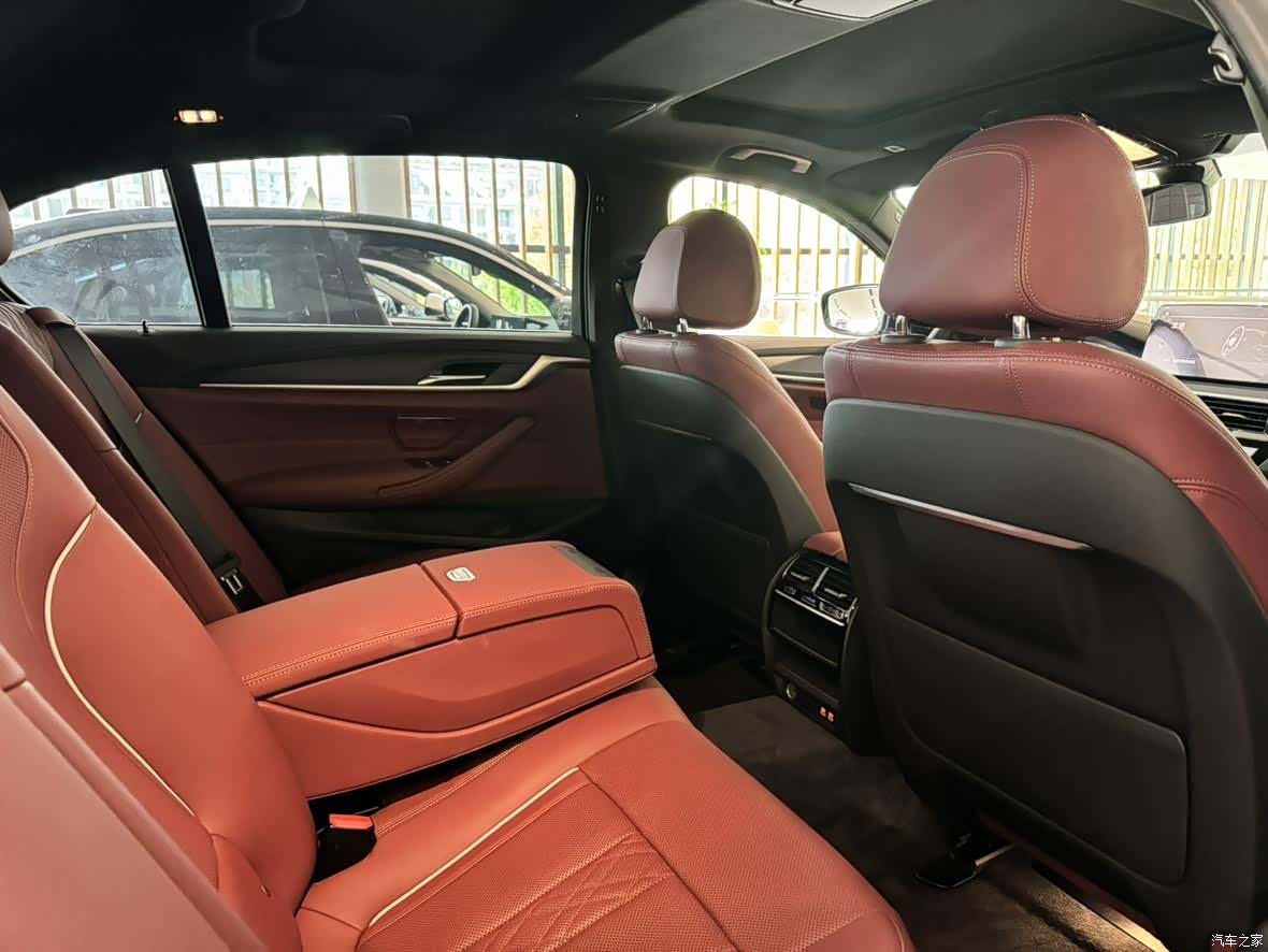 BMW 5 Series, 2023 14