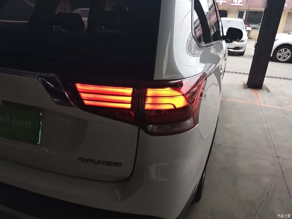 Mitsubishi Outlander, 2018 8