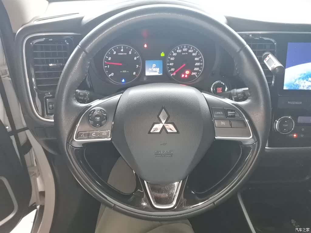 Mitsubishi Outlander, 2018 11