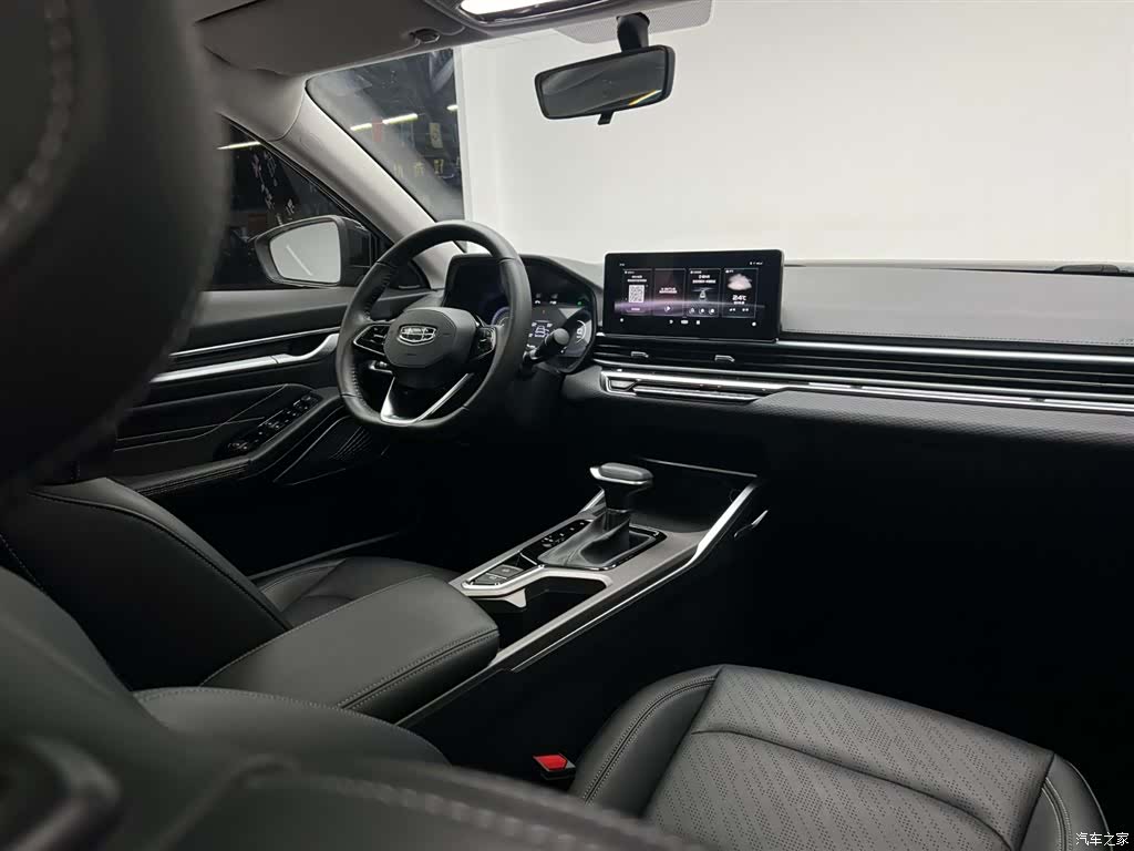 Geely Emgrand, 2022 11