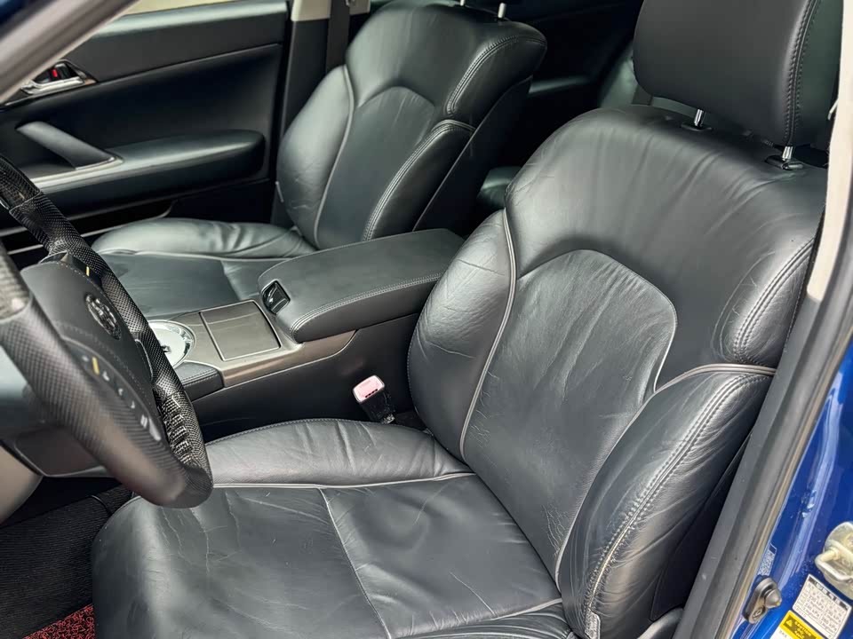 Toyota Reiz