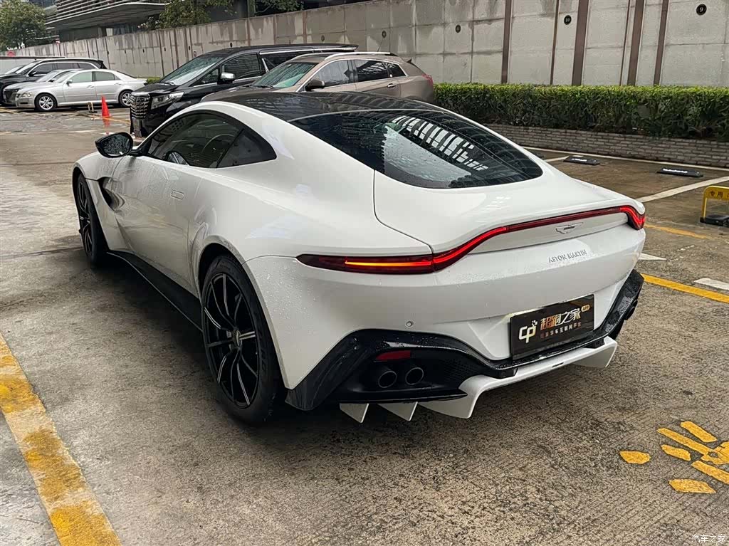 Aston Martin Vantage, 2019 7