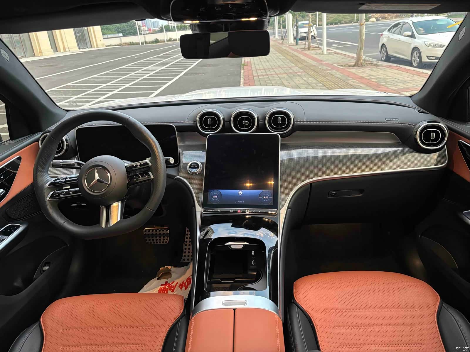 Mercedes-Benz GLC, 2024 13