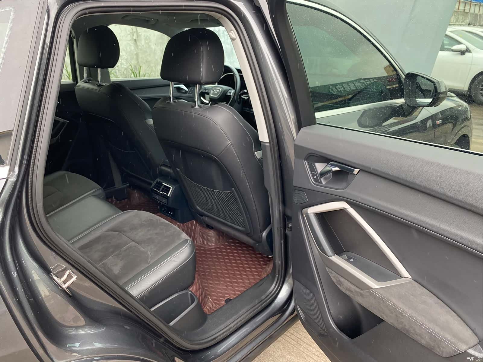 Audi Q3, 2022 10